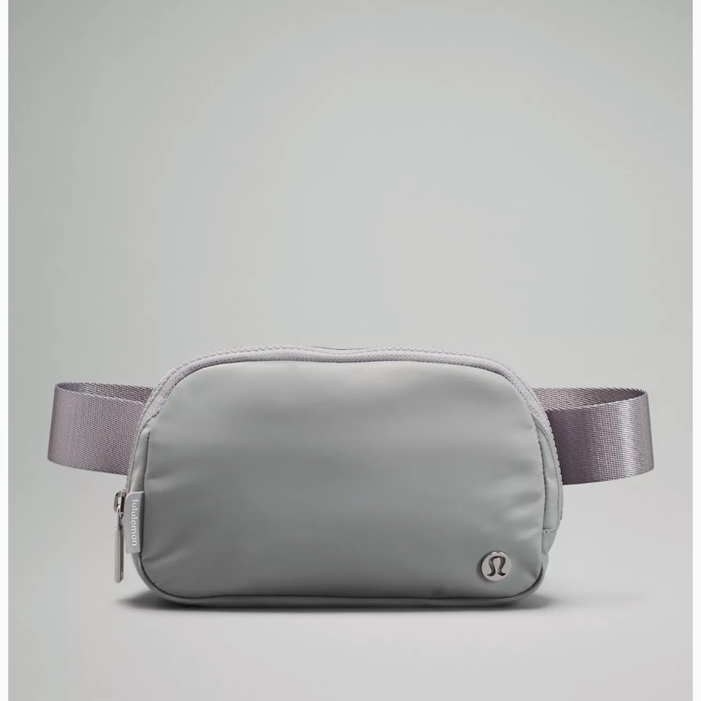 Lululemon Everywhere Belt Bag 1L Silver Drop